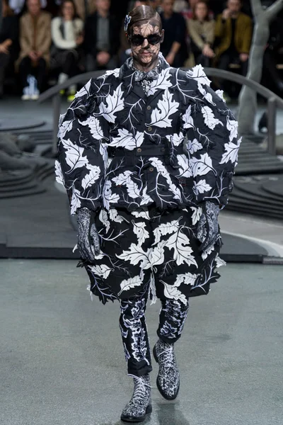 Look 40